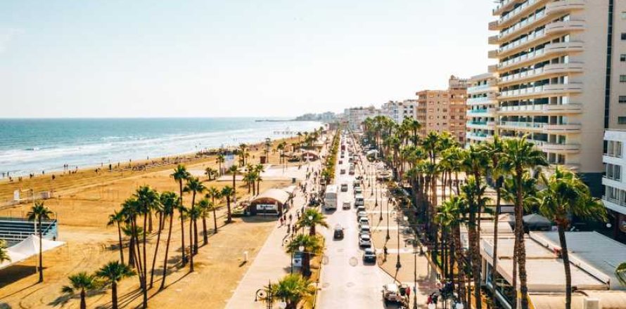 2 bedrooms Apartment in Larnaca, Cyprus No. 79759