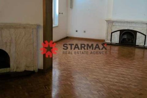 Дом с 4 спальнями в Никосия, Кипр №82660 1