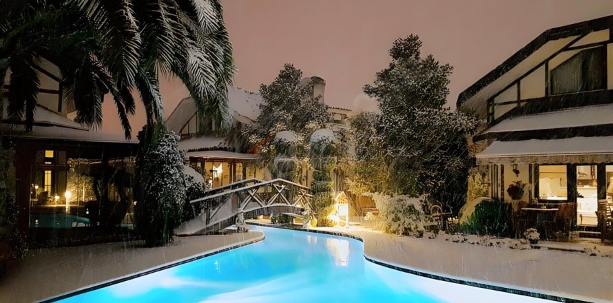 7 bedrooms Villa in Tuzla, Turkey No. 117871