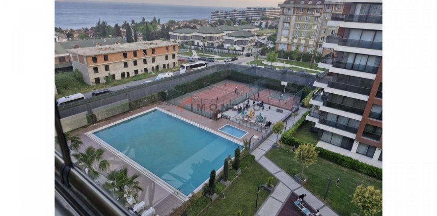 4 bedrooms Apartment in Bueyuekcekmece, Turkey No. 116285
