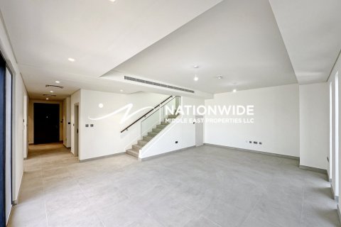 5 bedrooms Villa in Binh Duong, Vietnam No. 92809 4