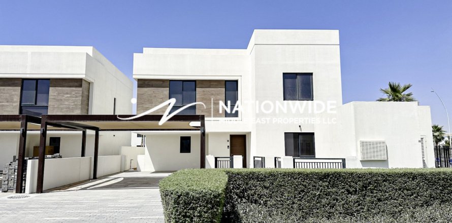 5 dormitorios Villa en Abu Dhabi, UAE No. 92809