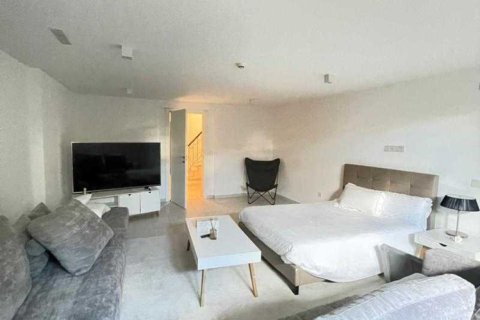 2 bedrooms Villa in Limassol, Cyprus No. 29322 3