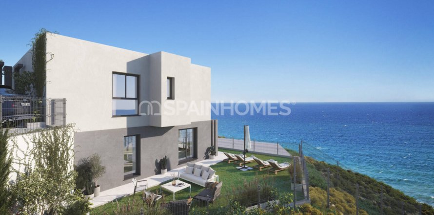 4 bedrooms Villa in Velez-Malaga, Spain No. 125244