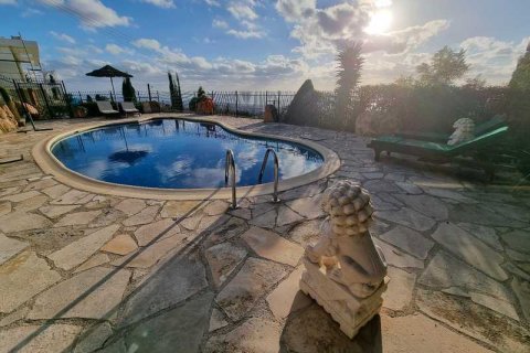 5 bedrooms House in Tala, Cyprus No. 101379 11