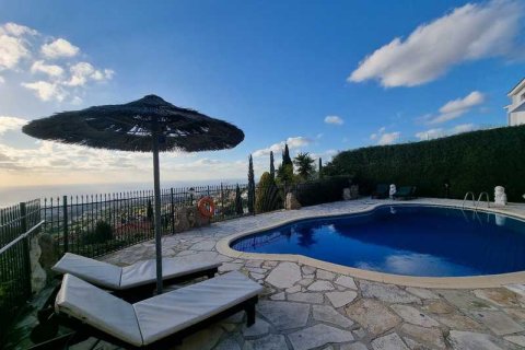 5 bedrooms House in Tala, Cyprus No. 101379 13