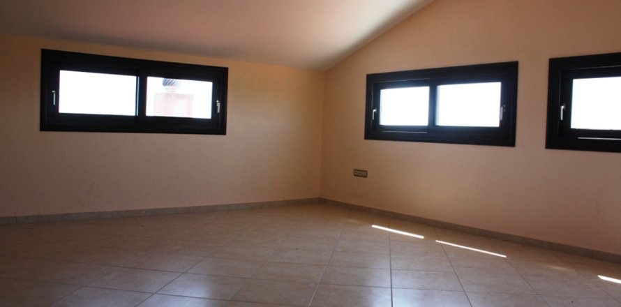 5 bedrooms Villa in Thessaloniki, Greece No. 49308