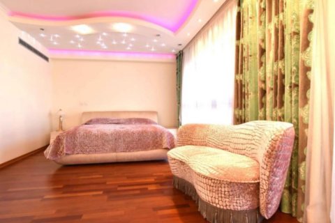 4 bedrooms Apartment in Limassol, Cyprus No. 105985 8