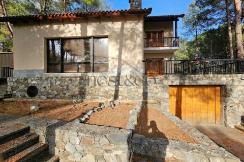 2 bedrooms House in Trimiklini, Cyprus No. 65379 5