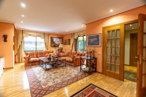 6 dormitorios House en Madrid, Spain No. 122707