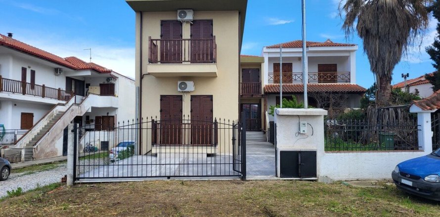 8 bedrooms Building in Chalkidiki, Greece No. 108102