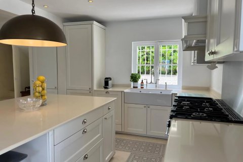 Вилла с 4 спальнями в Антиб, Франция №76658 6