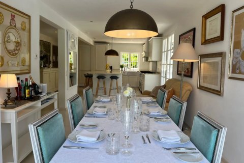 Вилла с 4 спальнями в Антиб, Франция №76658 5