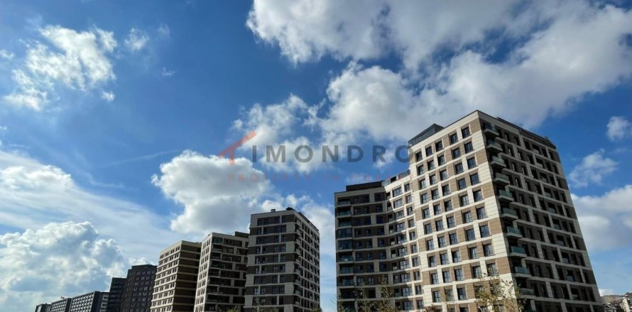 2 bedrooms Apartment in Küçükçekmece, Turkey No. 21998