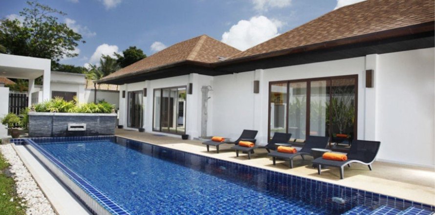 4 bedrooms Villa in Rawai, Thailand No. 97357