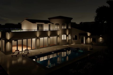 6 bedrooms Villa in Cannes, France No. 99307 3