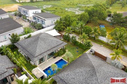3 bedrooms Villa in Phuket, Thailand No. 97113 3
