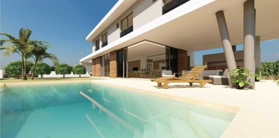 4 bedrooms Villa in Larnaca, Cyprus No. 32081