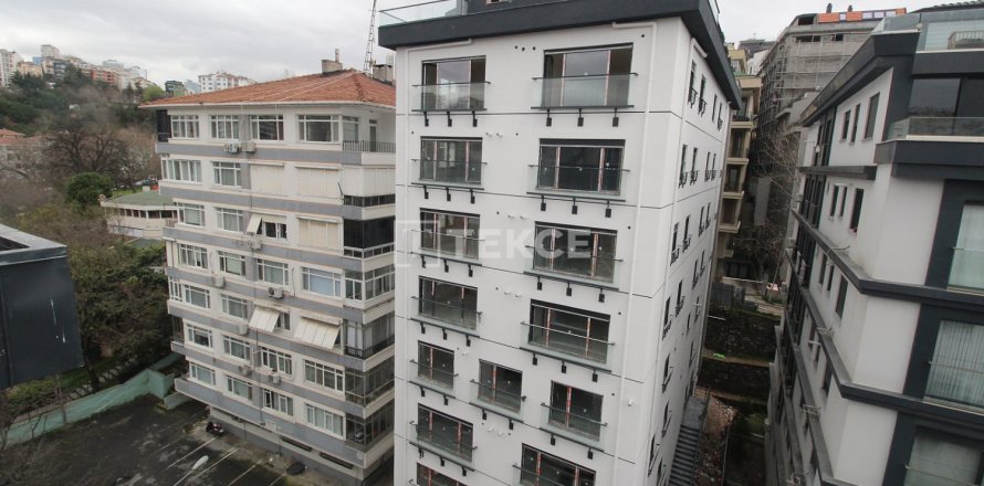 Квартира с 4 спальнями в Стамбул, Турция №92401