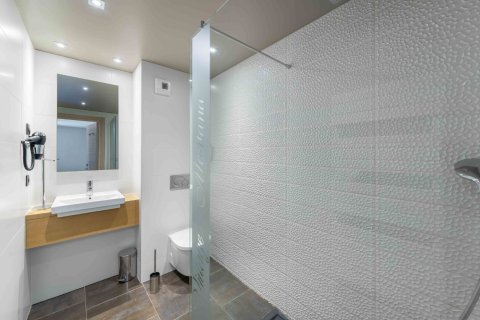 2 dormitorios Apartment en Les Belleville, France No. 99522 11