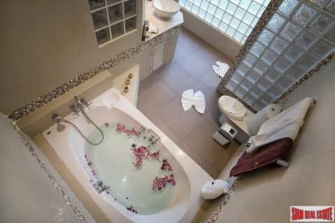 4 bedrooms Villa in Surat Thani, Thailand No. 95943 6