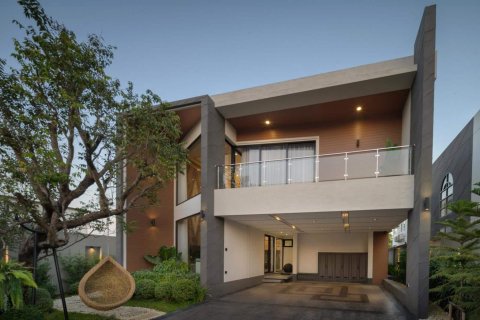 4 bedrooms House in Chiang Mai, Thailand No. 97774 3