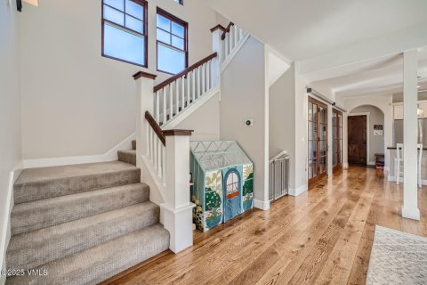 Дом с 4 спальнями в Игл, США №104552 9