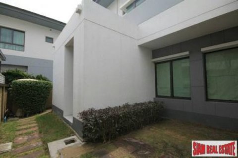 4 bedrooms Villa in Bangkok, Thailand No. 95736 15