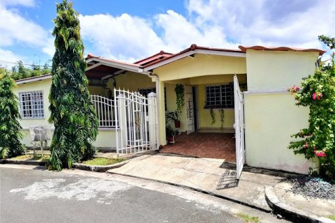 5 bedrooms House in Arraijan, Panama No. 125249