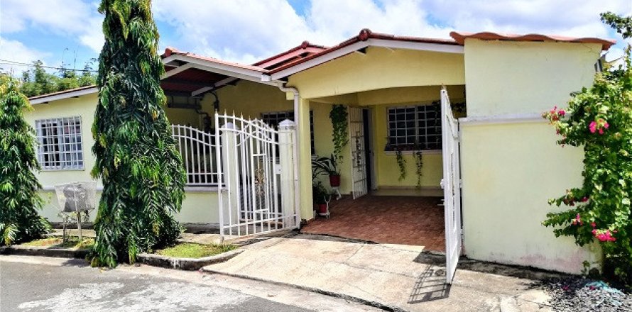 5 bedrooms House in Arraijan, Panama No. 125249