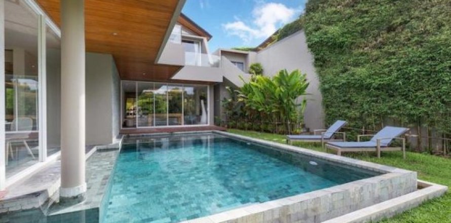 4 bedrooms Villa in Layan Beach, Thailand No. 95695