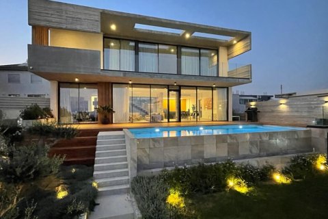 4 habitaciones Villa en Limassol, Cyprus No. 107062