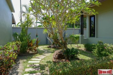 3 bedrooms Villa in Chalong, Thailand No. 98110 16