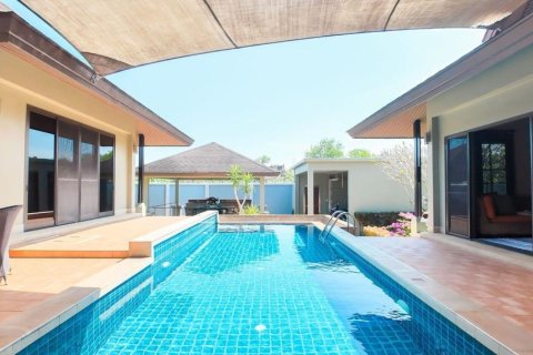 3 bedrooms Villa in Chalong, Thailand No. 98110 1