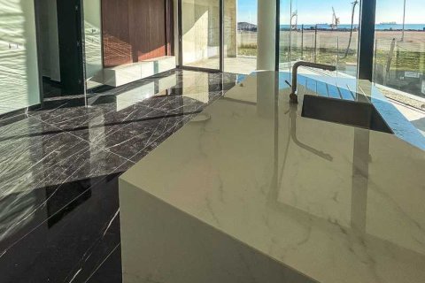 2 bedrooms Apartment in Larnaca, Cyprus No. 103655 8