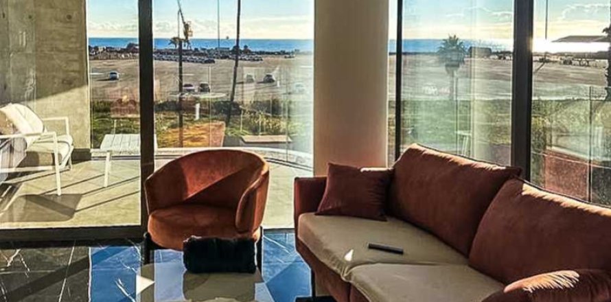 2 bedrooms Apartment in Larnaca, Cyprus No. 103655