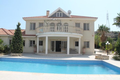 5 bedrooms Villa in Limassol, Cyprus No. 105839 11
