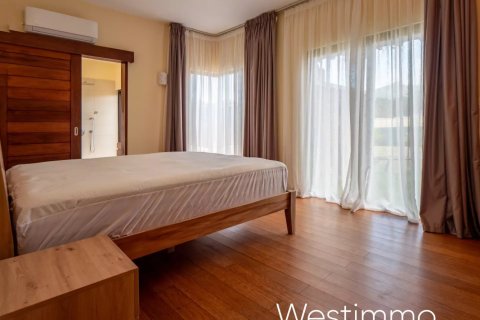 5 bedrooms Villa in Grande Riviere Noire, Mauritius No. 53460 5