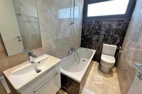 2 bedrooms Penthouse in Germasogeia, Cyprus No. 43536 8