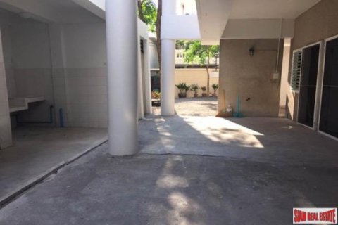 5 bedrooms House in Bangkok, Thailand No. 95908 13