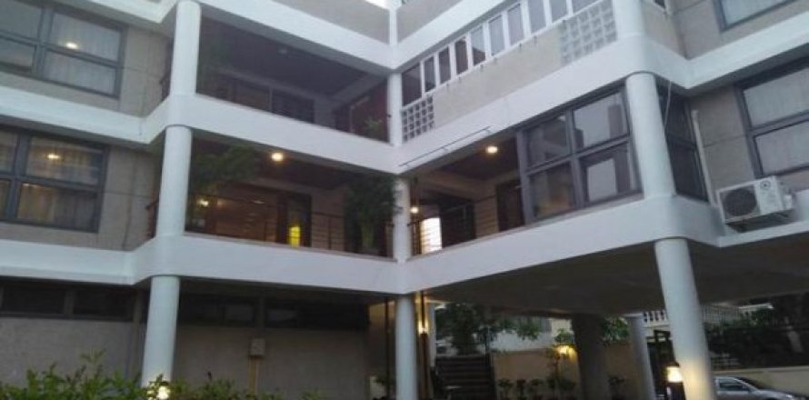 5 bedrooms House in Bangkok, Thailand No. 95908