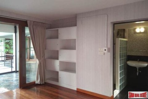 5 bedrooms House in Bangkok, Thailand No. 95908 16