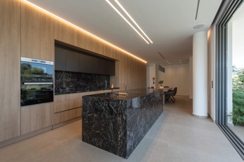 4 bedrooms Villa in Artemida, Greece No. 54640 5