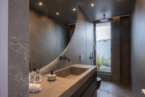 4 bedrooms Villa in Artemida, Greece No. 54640 11