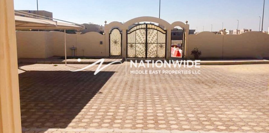 6 dormitorios Villa en Abu Dhabi, UAE No. 113235