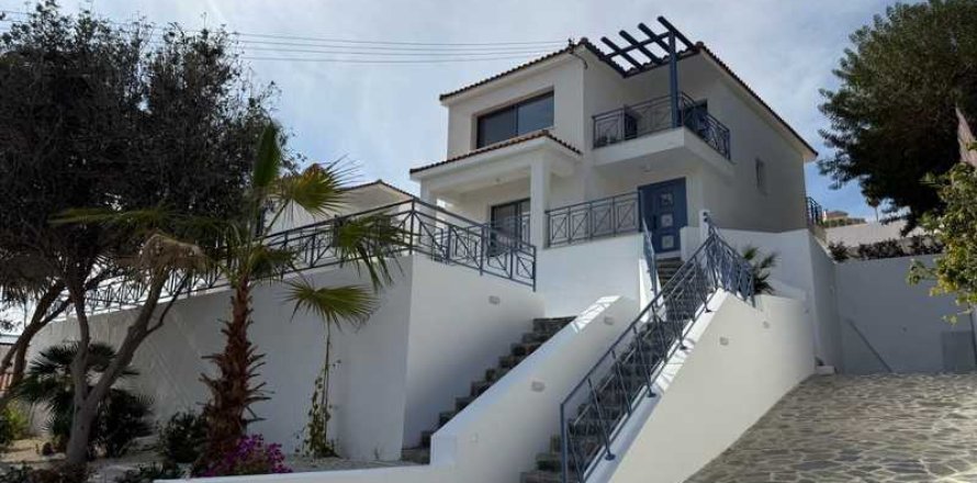 3 bedrooms House in Pegeia, Cyprus No. 81735