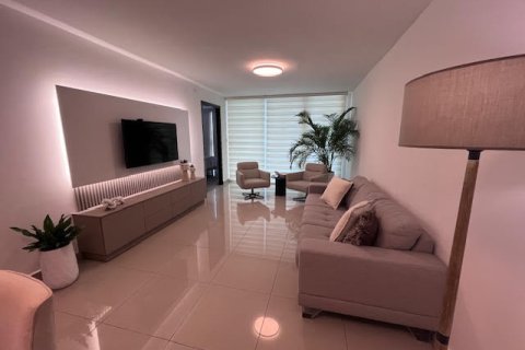 3 bedrooms Apartment in Panama City, Panama No. 75364 1