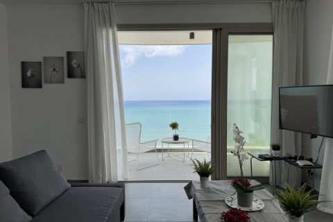 2 bedrooms Apartment in Larnaca, Cyprus No. 63753 3