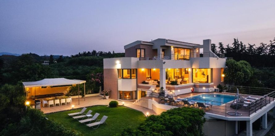 6 bedrooms Villa in Chania, Greece No. 23961
