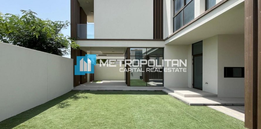 3 dormitorios Townhouse en Abu Dhabi, UAE No. 122942